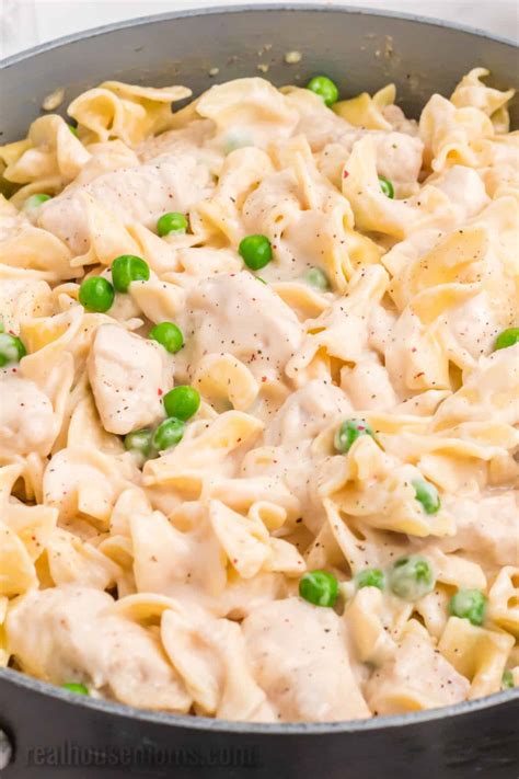 Skillet Chicken Noodle Casserole Recipe ⋆ Real Housemoms