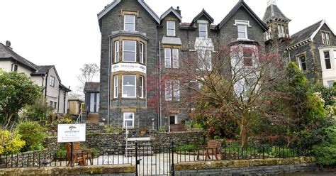 B B Worker Wins Sex Discrimination Case After Boss Refused To Change Sheets As It S A Woman S