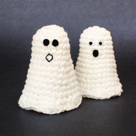 Halloween Ghost Crochet Pattern | Petals to Picots