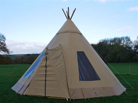 Tipi Naked Sleeps 6