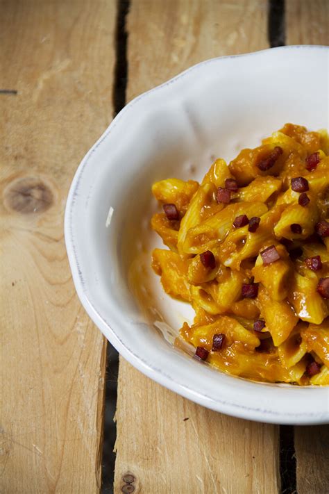 Pasta Con Crema Di Zucca E Speck Croccante