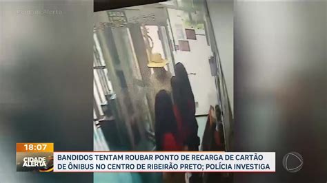 Bandidos Armados Tentam Roubar Posto De Recarga De Cart O De Nibus No