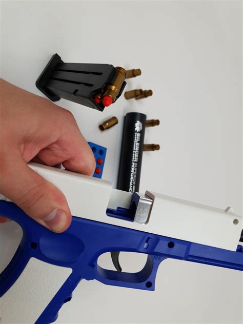 Пистолет игрушечный Glock 18 с гильзами. Игрушечное оружие на пульках ...