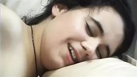 Eine Hei E Blonde Dame Aus Frankreich Wird Von Zwei Harten Hengsten Abgeholt Und Gefickt Xhamster