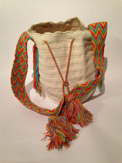 Mochila Wayuu Unicolor Tejida A Mano Ver Mas En Mawi Co