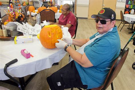 Fun with pumpkins at Hollywood Senior Center • The Seminole Tribune