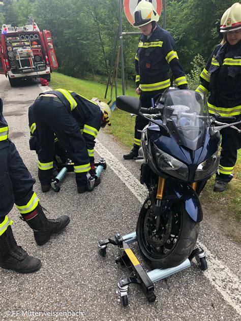 Verkehrsunfall Auf Der B153 Bezirk Gmunden