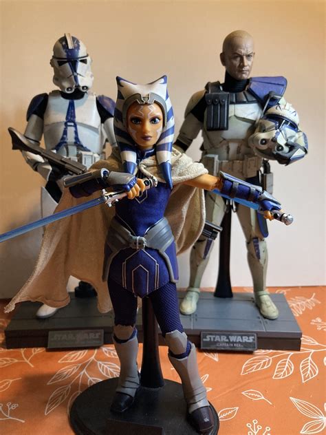 Hot Toys TMS The Clone Wars Ahsoka Tano Collectible Figure Page Collector