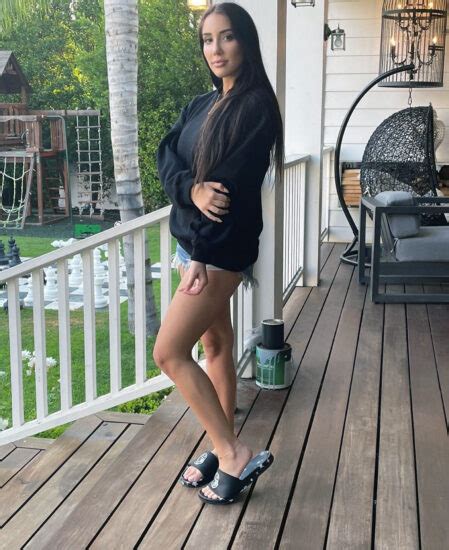 Naomi Ross Nude Photos And LEAKED Porn Scandal Planet