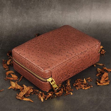 Cigarism Genuine Leather Cigar Travel Case Humidor Gift Set