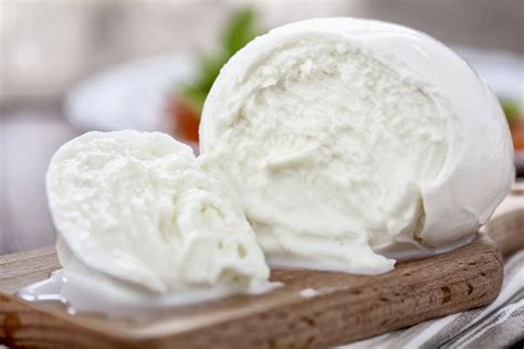 Queso Mozzarella de Búfala un tesoro gastronómico protegido por su