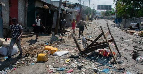 Knife Wielding Haiti Vigilantes Barricade Streets After Lynching