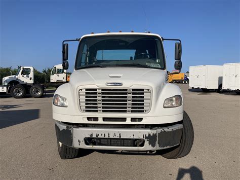 2020 Freightliner M2 106 Truck Country