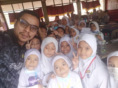 Selfie Pertama Tahun 2023 Bersama Murid Murid Tahun 1 Cikgu Mohd