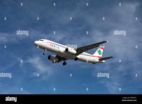 Mea airbus a320 fotografías e imágenes de alta resolución Alamy