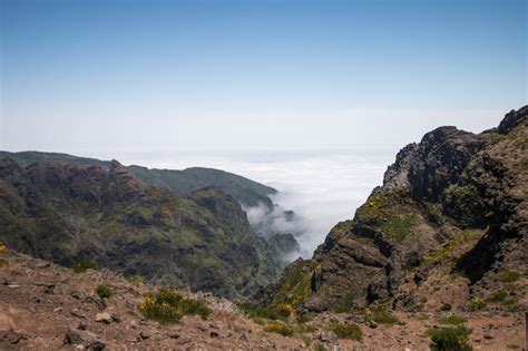 Premium Photo | Pico do arieiro viewpoint