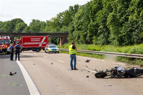 Todes Drama auf der A7 Motorradfahrer 46 fährt auf Lkw auf und