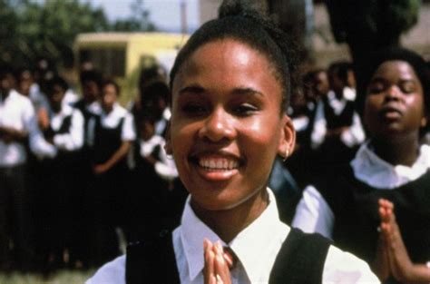 Leleti Khumalo's 'Sarafina' dance moves with 'Imbewu' cast is a must-watch