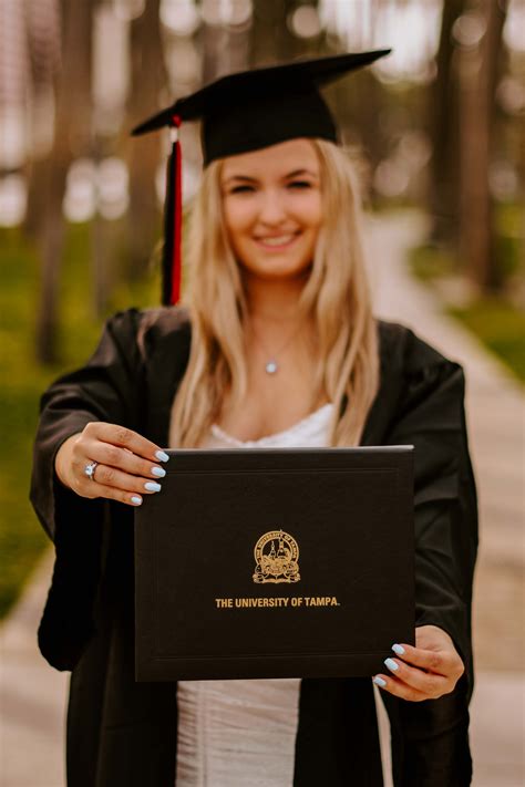 University Of Tampa Grad Photos Diploma Photos Cap And Gown Photos