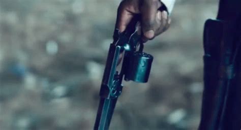 Reloading Idris Elba Reloading Gun Dark Tower Discover Share Gifs