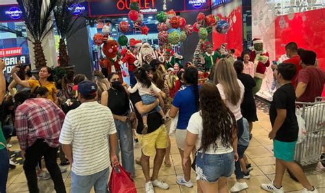 Guayaquile Os Llenan Centros Comerciales Por Compras Navide As De