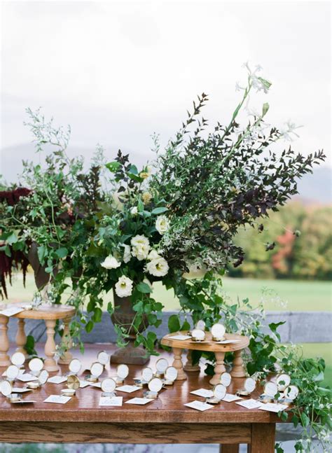 How To Hire The Right Wedding Florist I The Girlbossbride Guide