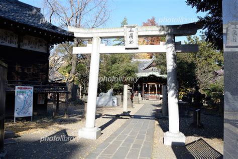 東京都向島 三囲神社参道と拝殿 写真素材 4176722 フォトライブラリー Photolibrary