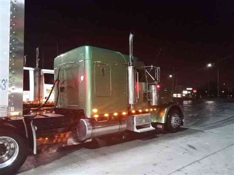 Freightliner Fld132 Classic 1998 Sleeper Semi Trucks