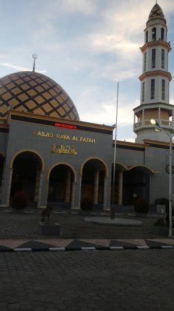 Masjid Raya Al Fatah Ambon Indonesia Review