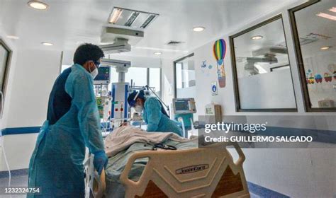 280 Intubation Covid Stock Photos, High-Res Pictures, and Images ...