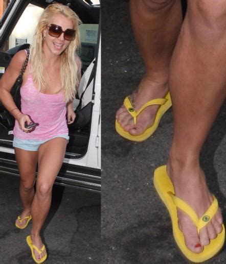 Geh Use Boykott Ineffizient Britney Spears Flip Flops Hampelmann