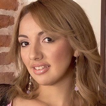 Paola Rios Babe Page Watch This Centerfold On Freeones