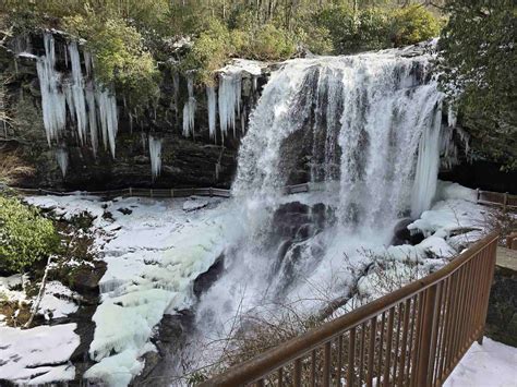 Hidden Waterfalls Of North Carolina's Dry Falls | TouristSecrets