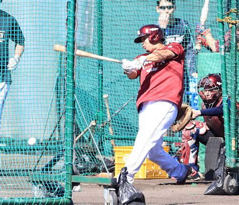 ＜楽天キャンプ＞フリー打撃をする浅村（撮影・篠原岳夫） ― スポニチ Sponichi Annex 野球