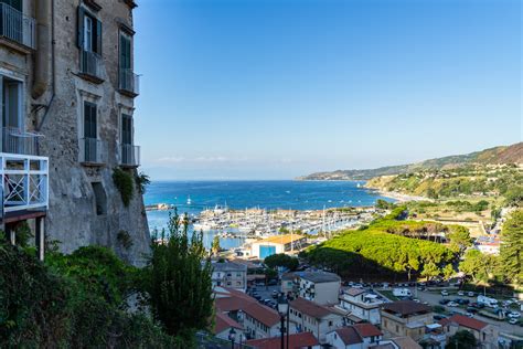 Porto Di Vibo Valentia Marina Tema Vacanze