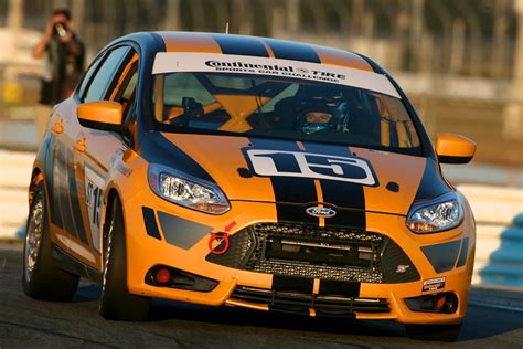 Ford Focus St R Racing Debut At Daytona Grand Am Autoevolution