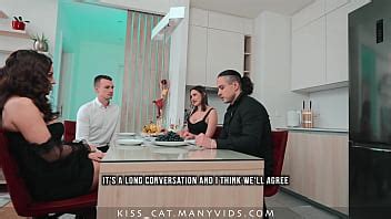 Hot Wife Cheats With Married Couple While Business Dinner While Husband Talks To Phone Xnxx