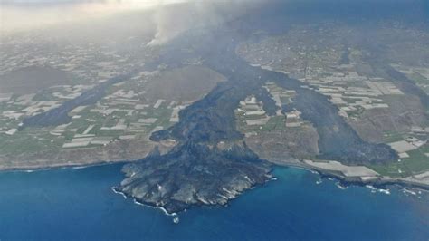 La Rotura Del Cono Principal Del Volcán De La Palma Crea Auténticas