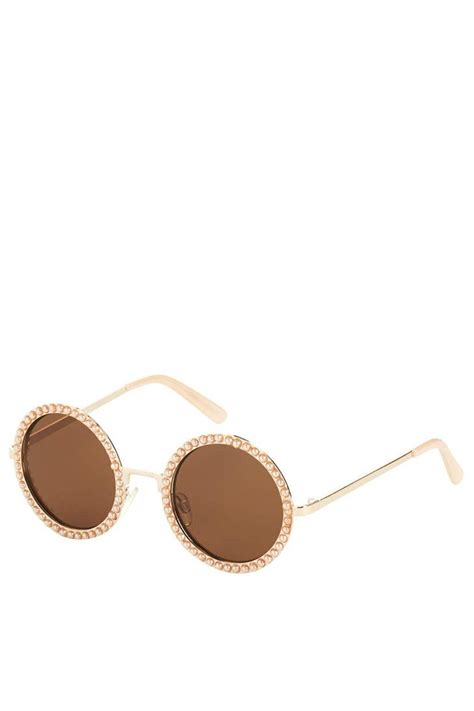 The Prettiest Trend Everyones Wearing This Fall Round Sunglasses