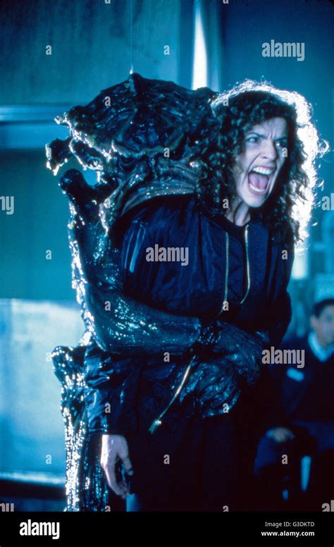 Hot Sexy Robin Curtis Bikini Pics