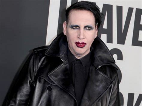 Сетевые шутники превратили Мэрилина Мэнсона в школьного завуча - TOPNews.RU