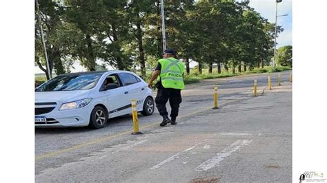 Provinciales Agentes De Polic A De Seguridad Vial Psv Mantienen