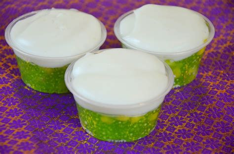 How To Make Thai Sweet Tapioca Pudding ตะโก้สาคู Kanom Thai Tapioca Pudding Thai Dessert