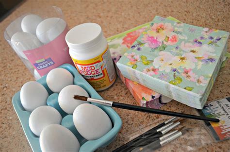 Make These Simple And Pretty Diy Decoupage Easter Eggs Hip2save Diy