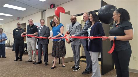 Indianapolis Urban League unveils new food pantry Downtown ...