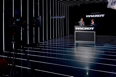 Айдентика автомобильной премии Маскот — Райт