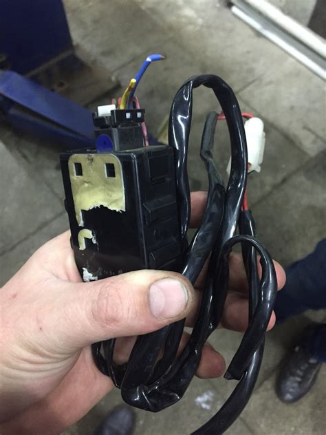 Блок управления габаритной антенной — Toyota Lite Ace Noah, 2,2 л, 1997 ...