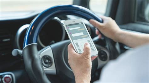 運転中の「ながらスマホ」事故が増加：2018年には2790件発生