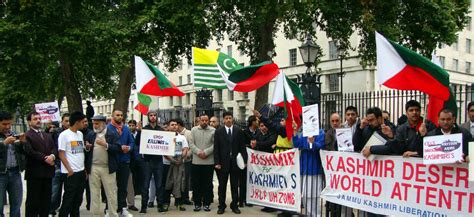 British Kashmiris Protested In 10 Downing Street Against Human Rights