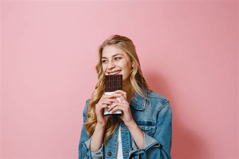 Девушка шоколад Изображения – скачать бесплатно на Freepik